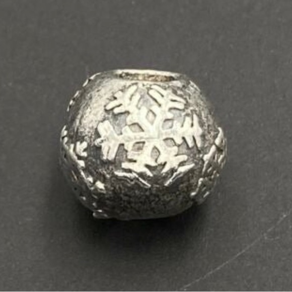 Trollbeads snowflake charm - Picture 1 of 5